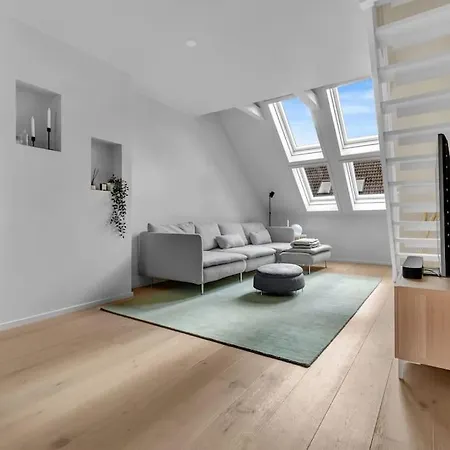 Luxurious Penthouse In The Middle Of City Center アパート